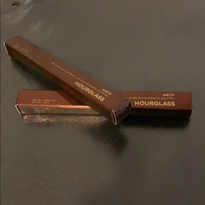 Hourglass brow pencil